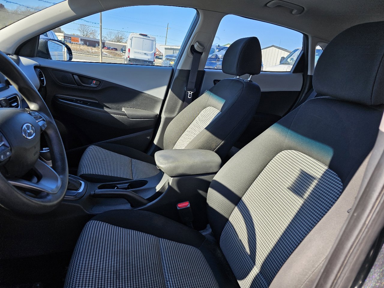 Used 2021 Hyundai Kona SE image 6