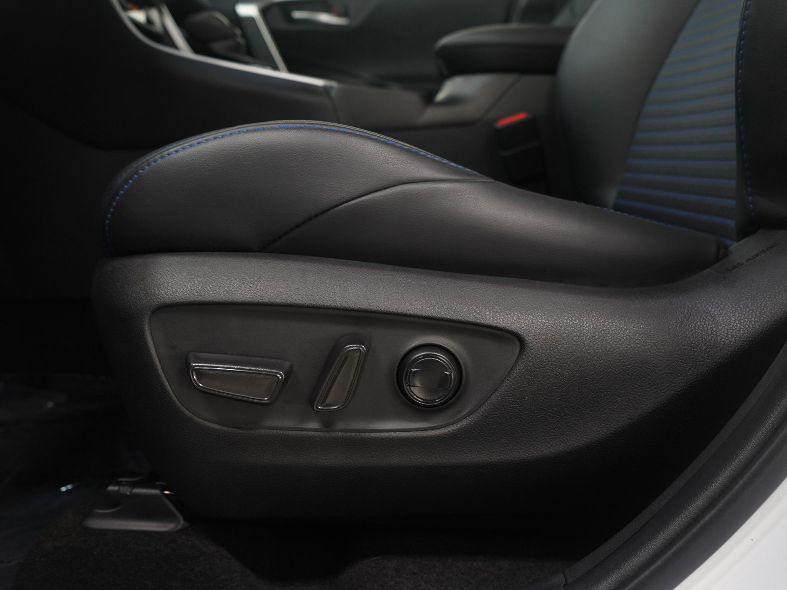 Used 2024 Toyota RAV4 XSE w/ Advanced Technology Package image 22