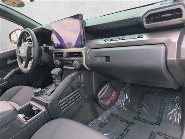 Used 2025 Toyota Tacoma TRD Off-Road AWD/4WD image 20