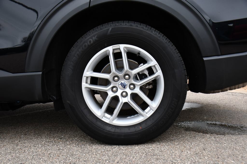 Used 2025 Ford Explorer Active AWD/4WD image 38