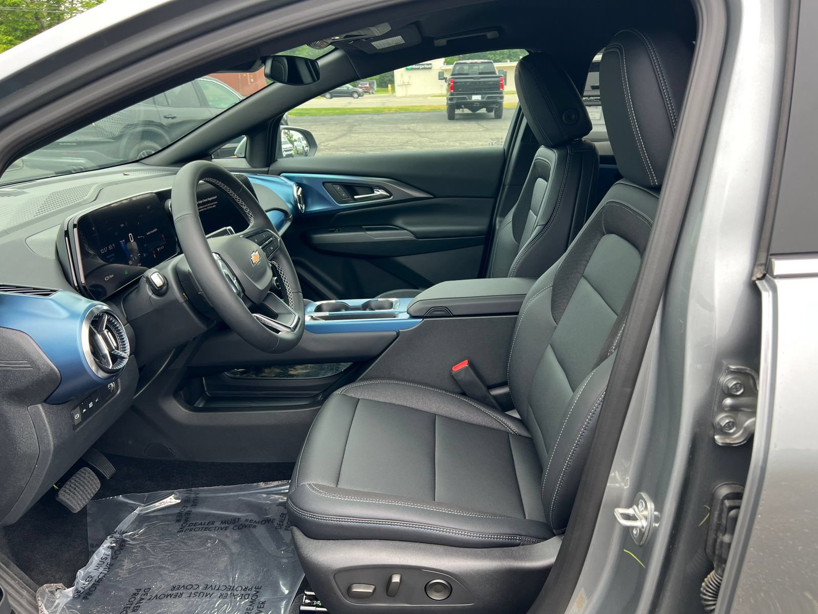 New 2026 Chevrolet Equinox EV LT FWD image 4