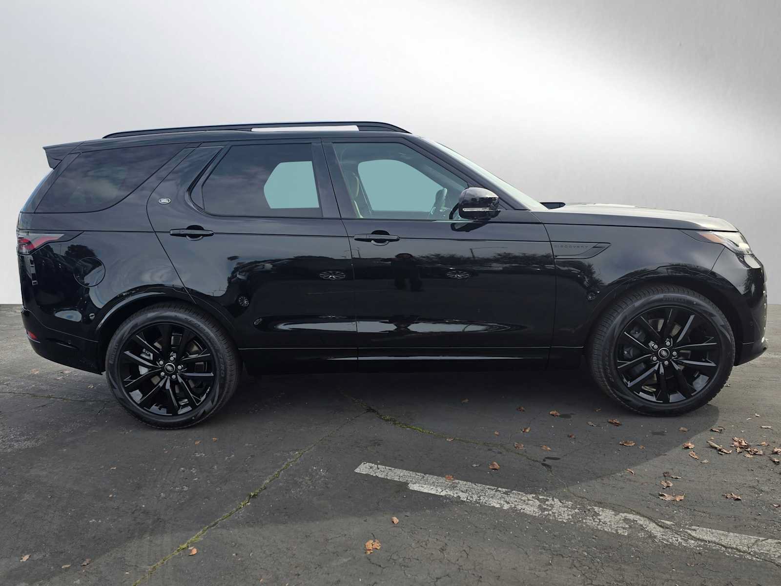 New 2026 Land Rover Discovery Limited Edition AWD/4WD image 6