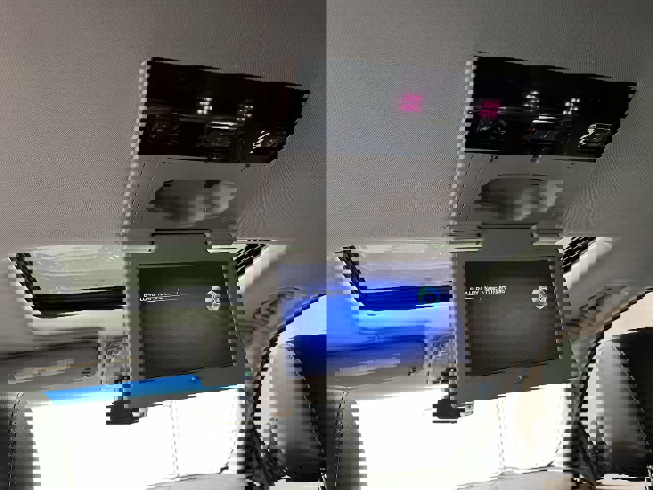 Used 2019 Cadillac Escalade ESV Premium Luxury image 8