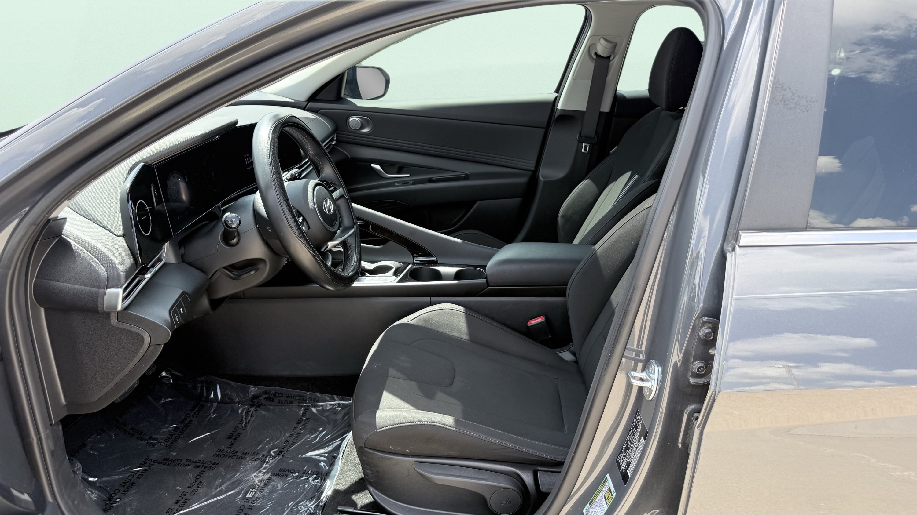 Used 2025 Hyundai Elantra SEL FWD image 16