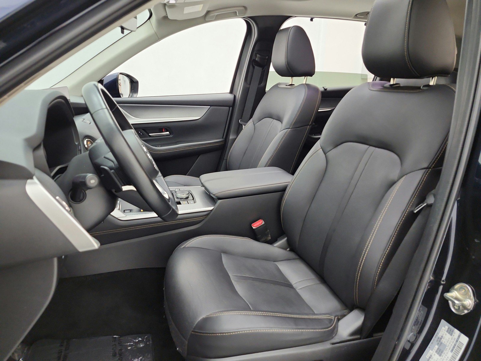 Used 2024 MAZDA CX-90 Plug-In Hybrid w/ Preferred AWD/4WD image 13