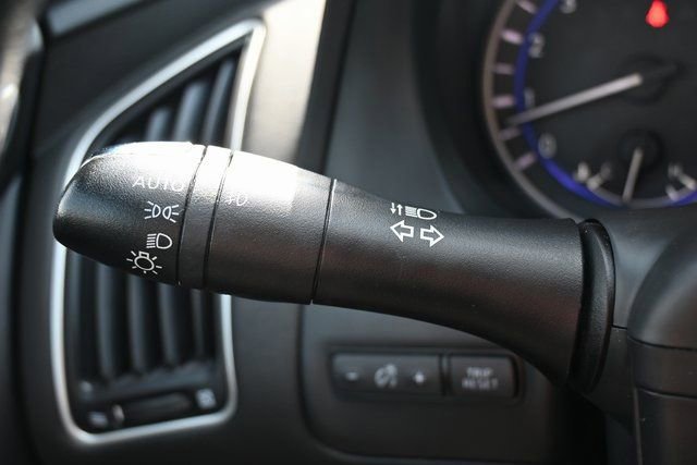 Used 2018 INFINITI Q60 3.0t Luxe image 36