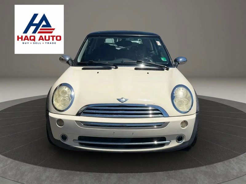 Used 2005 MINI Cooper Hardtop FWD image 2