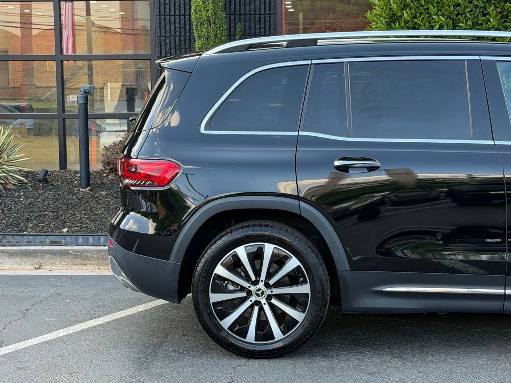 Used 2023 Mercedes-Benz GLB 250 w/ Premium Package image 22