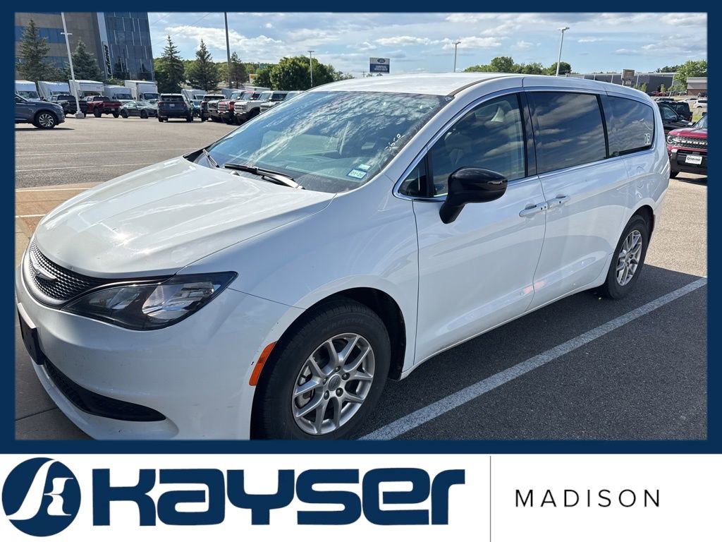 Used 2024 Chrysler Voyager LX FWD image 2