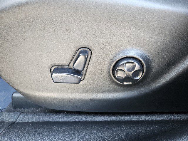 Used 2020 Jeep Cherokee Latitude Plus w/ Comfort/Convenience Group image 12