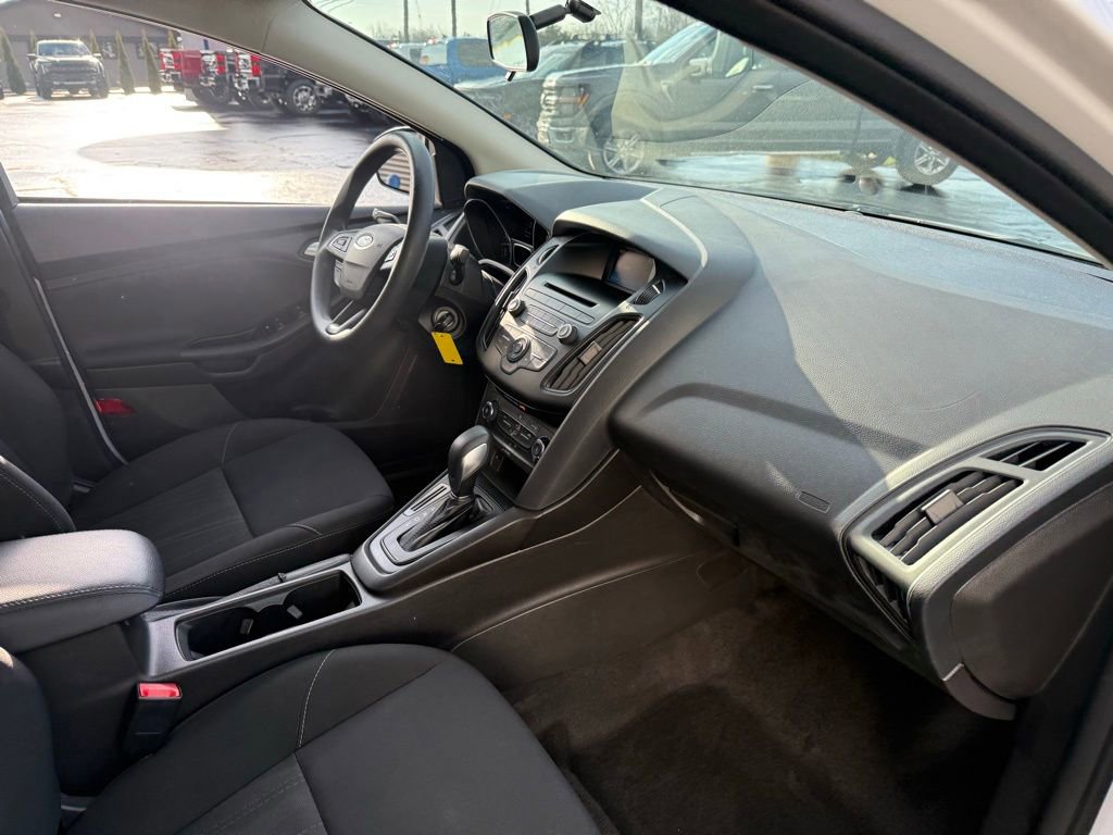 Certified 2017 Ford Focus SE image 13