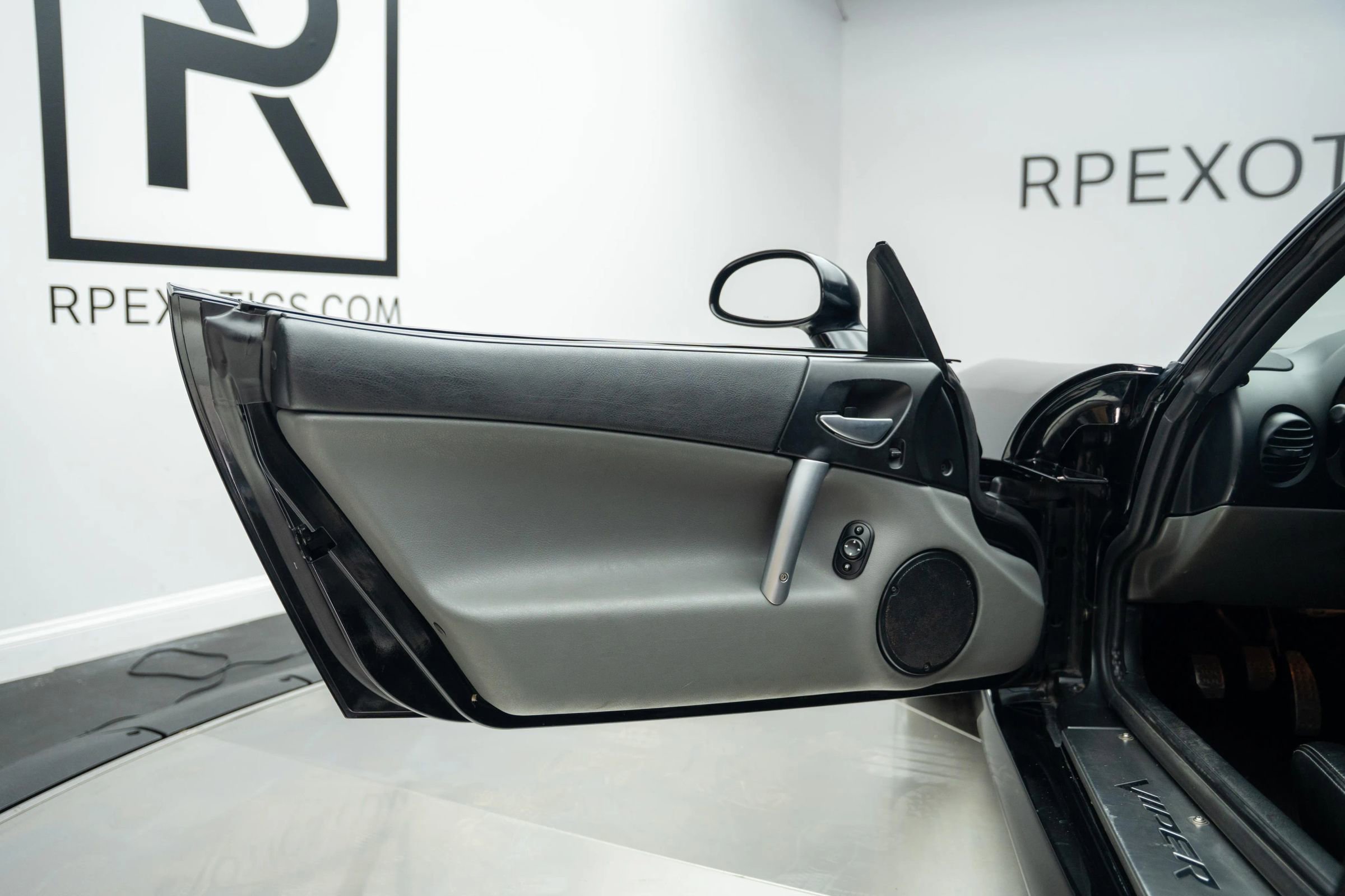 Used 2008 Dodge Viper SRT-10 w/ Protection Group image 27