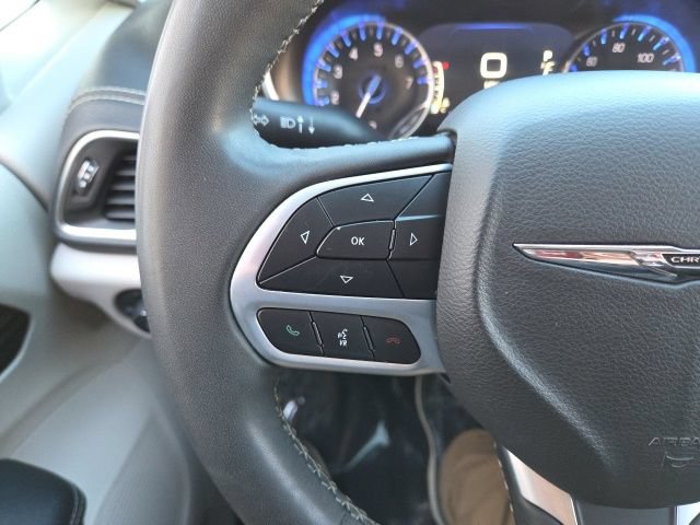 Used 2023 Chrysler Pacifica Limited FWD image 54