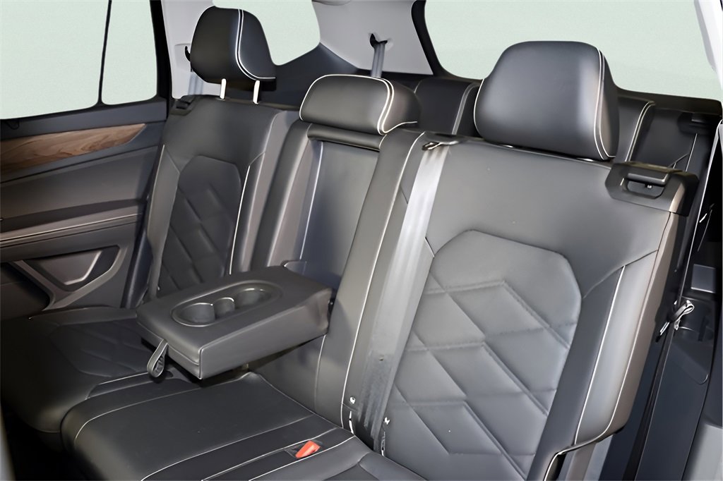 Used 2025 Volkswagen Atlas SE image 21