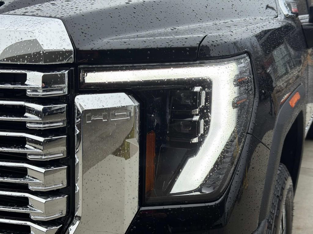 Used 2024 GMC Sierra 2500 Denali w/ Denali Reserve Package image 10