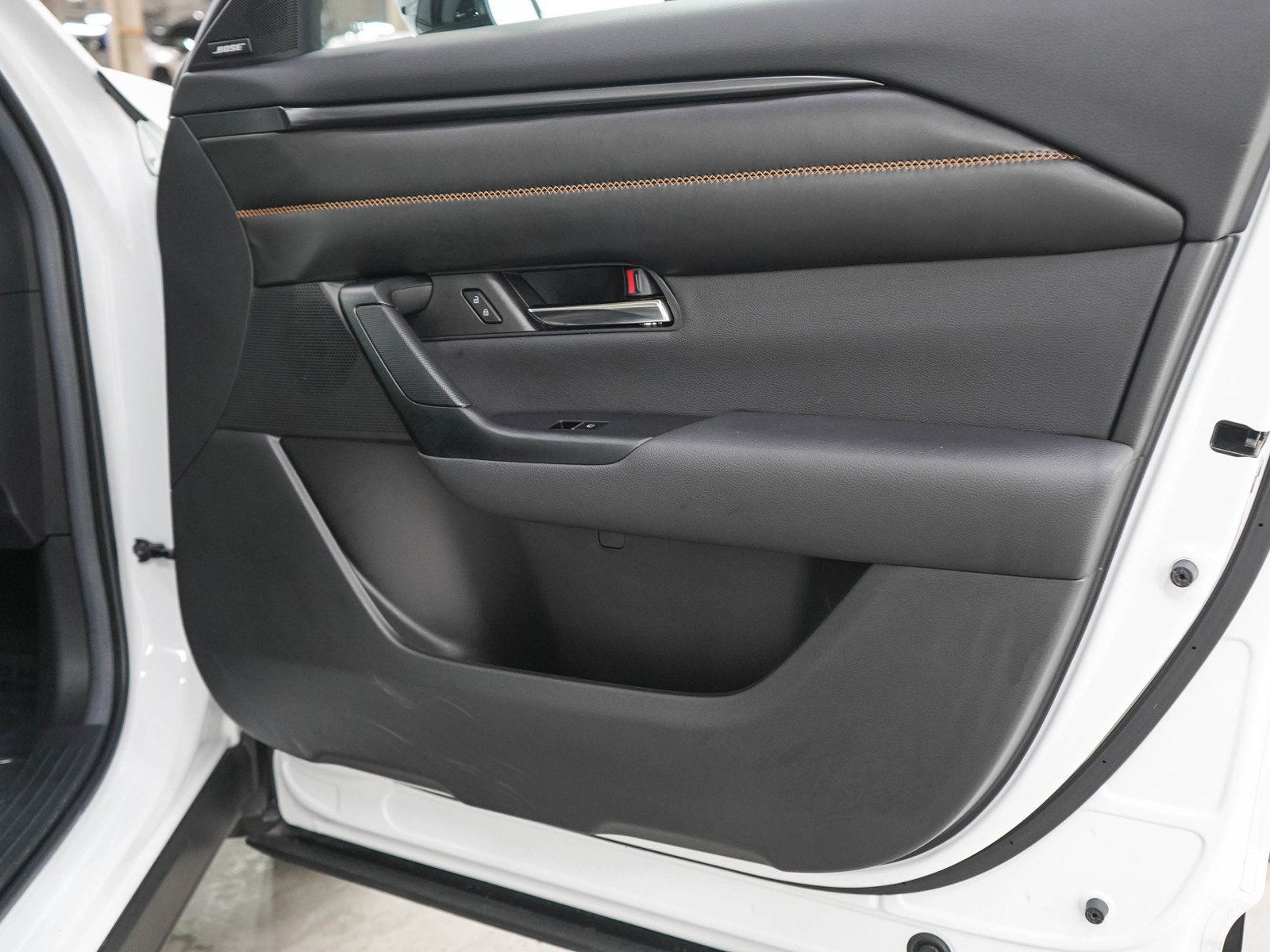Used 2024 MAZDA CX-50 AWD 2.5 S w/ Premium Plus Pkg image 9