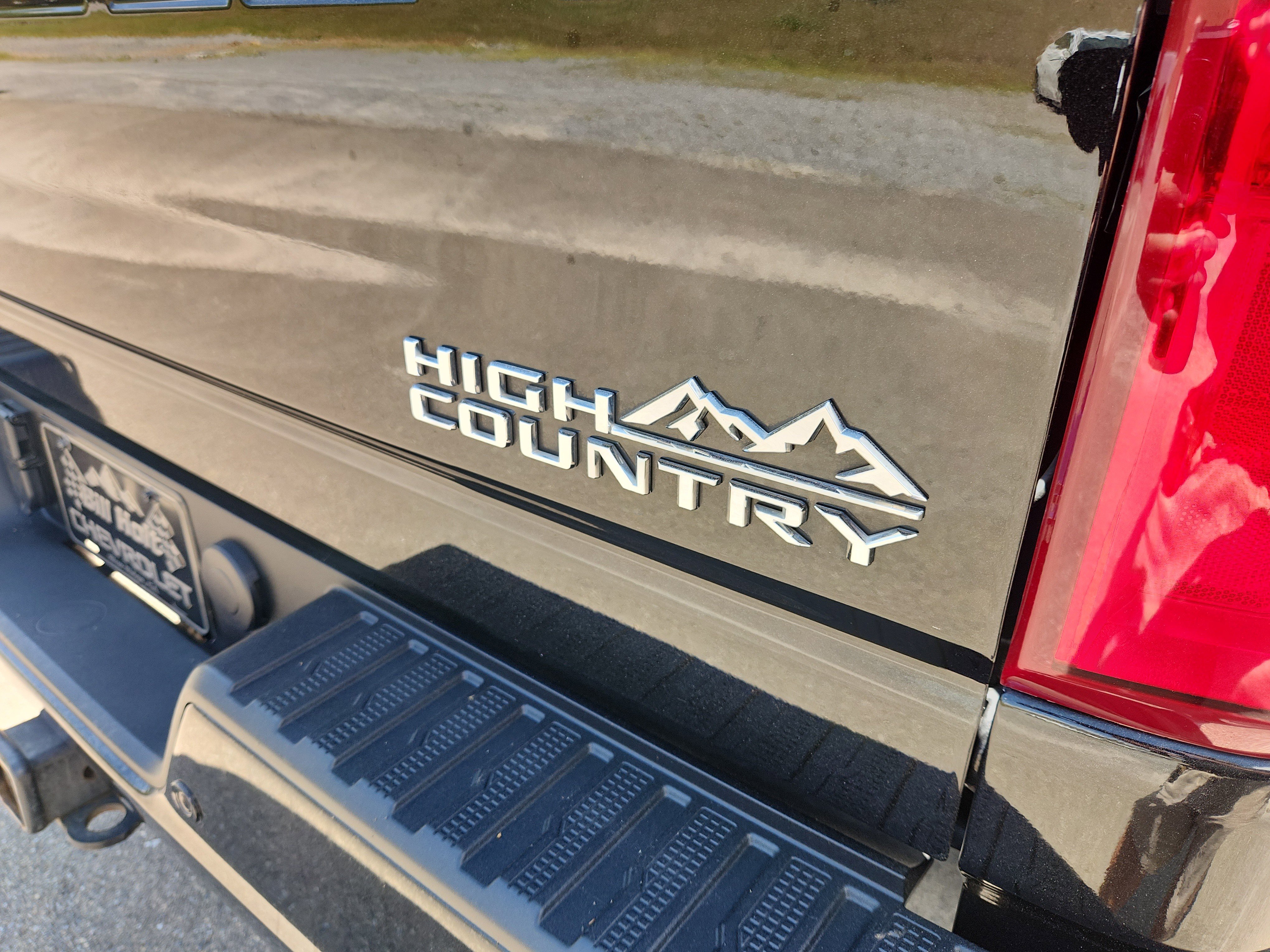 Used 2023 Chevrolet Silverado 2500 High Country w/ Safety Package II AWD/4WD image 44