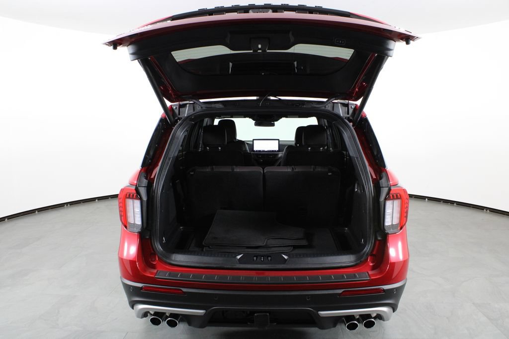 Used 2025 Ford Explorer Platinum w/ Ultimate Package AWD/4WD image 17