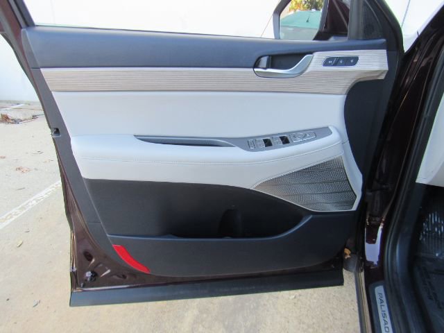 Used 2021 Hyundai Palisade Limited w/ Cargo Package image 16