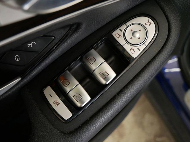 Used 2018 Mercedes-Benz GLC 300 4MATIC image 13