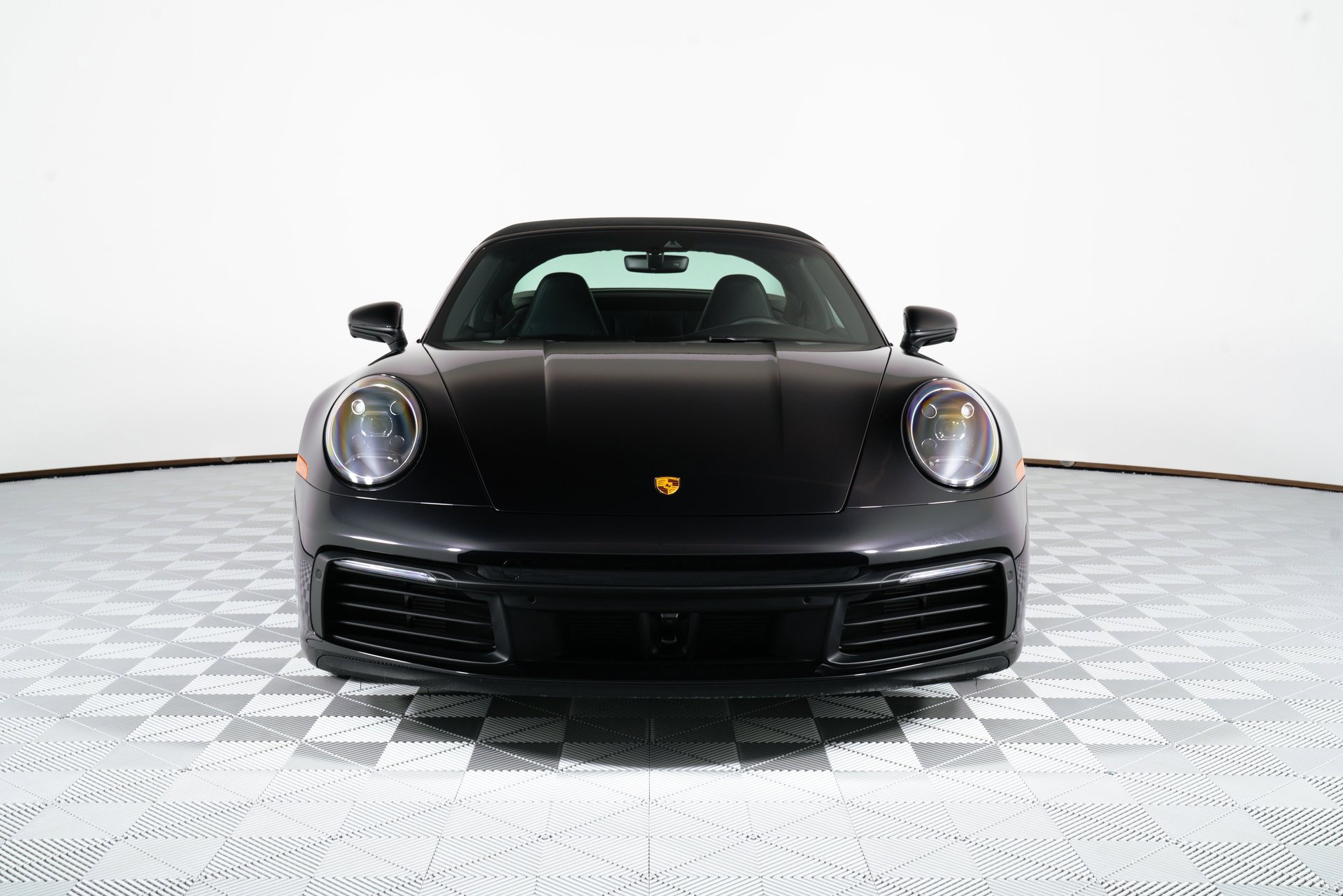 Used 2024 Porsche 911 Targa 4S w/ Premium Package image 2
