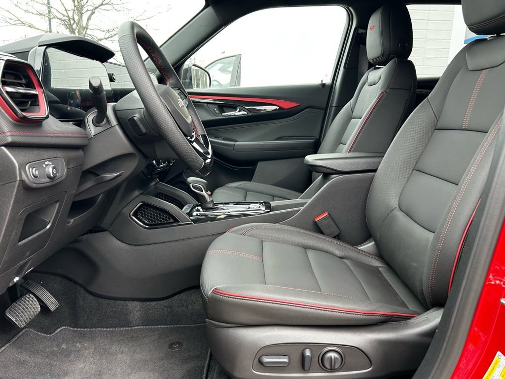 Used 2026 Chevrolet TrailBlazer RS w/ Convenience Package AWD/4WD image 17