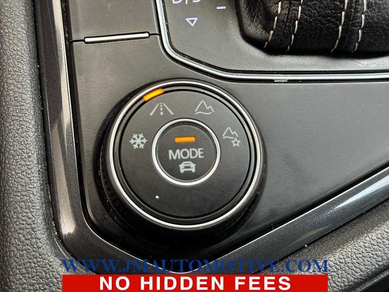 Used 2021 Volkswagen Tiguan SE R-Line image 34