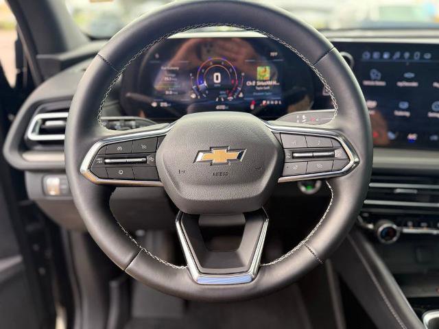 Used 2025 Chevrolet Traverse LT w/ Sun and Wheel Package FWD image 9
