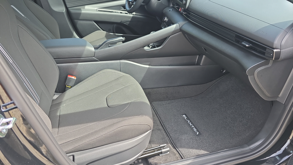 New 2026 Hyundai Elantra Sport FWD image 13