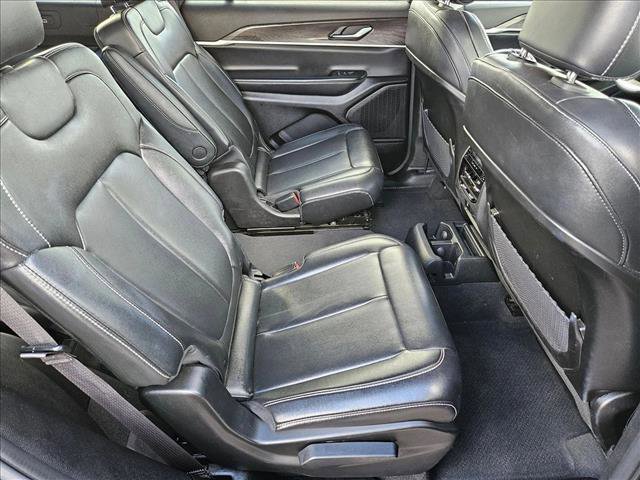 Used 2023 Jeep Grand Cherokee L Limited image 20