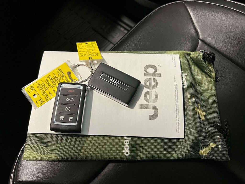 Used 2024 Jeep Grand Cherokee Limited 4xe image 36