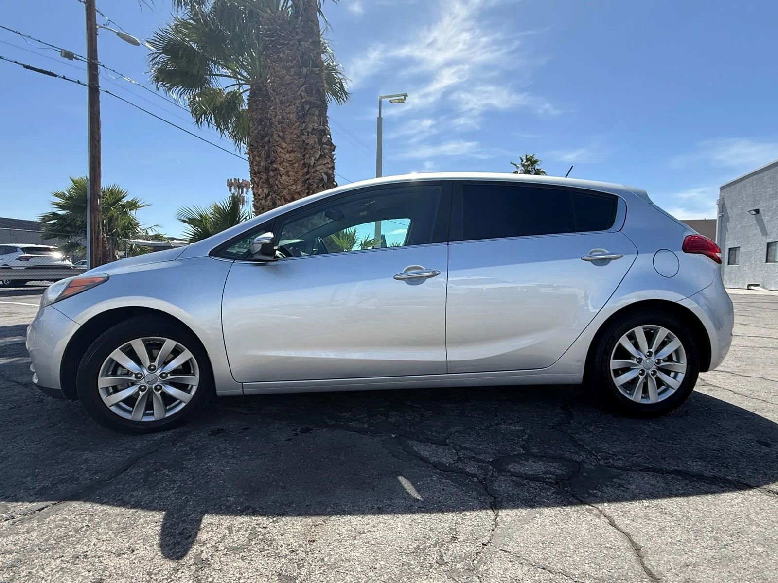 Used 2014 Kia Forte EX image 2