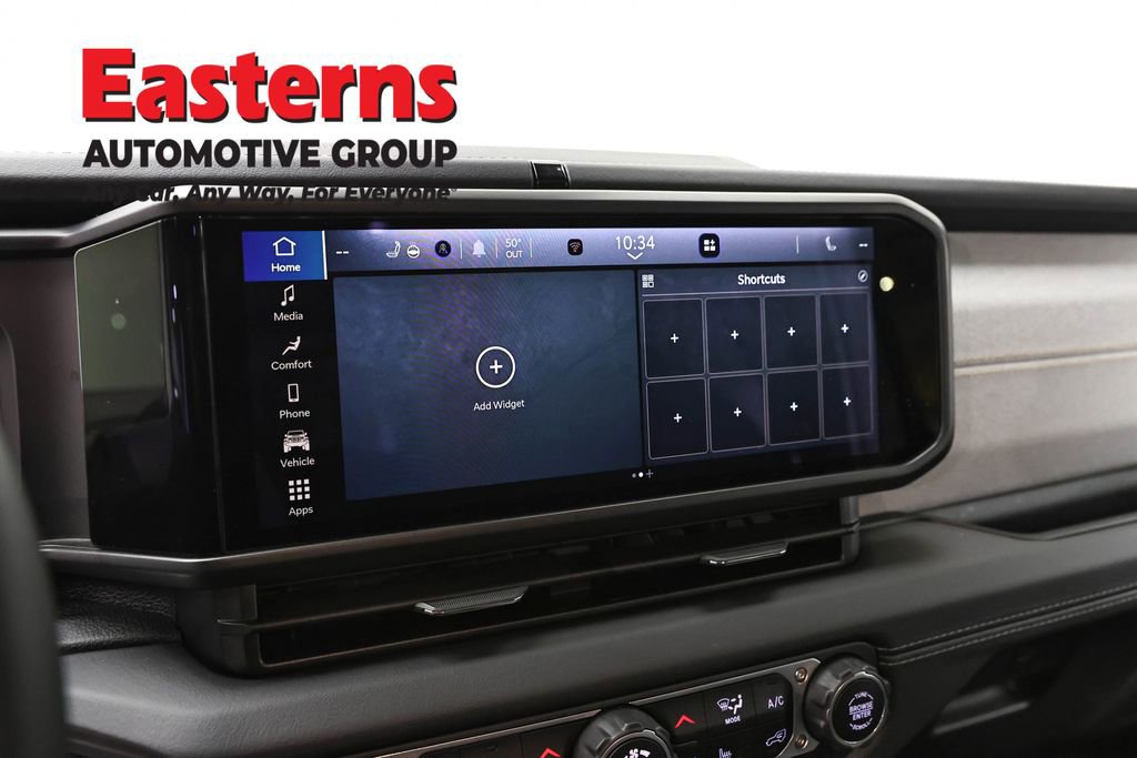 Used 2025 Jeep Wrangler Unlimited Sahara image 18