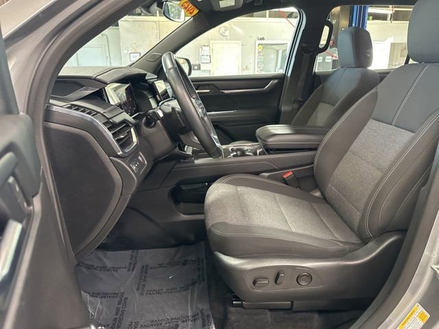 Used 2025 GMC Acadia Elevation image 31