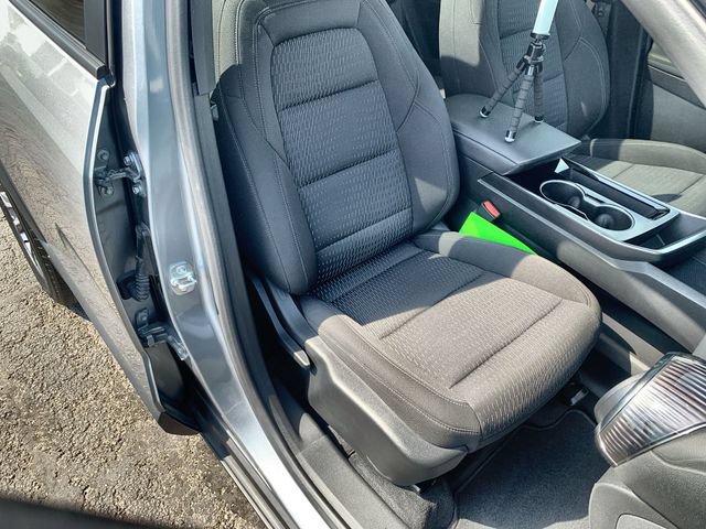 Used 2025 Chevrolet Equinox LT w/ Safety and Technology Package FWD image 28