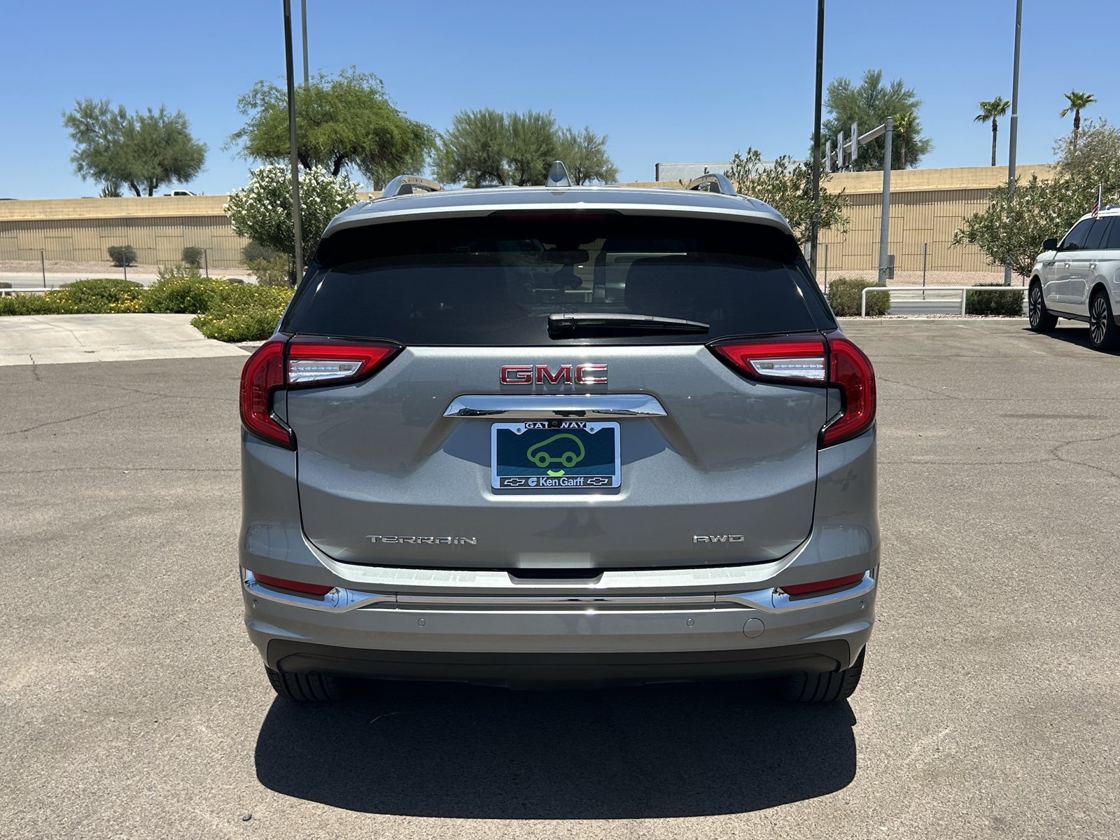 Certified 2024 GMC Terrain Denali w/ Denali Premium Package AWD/4WD image 4