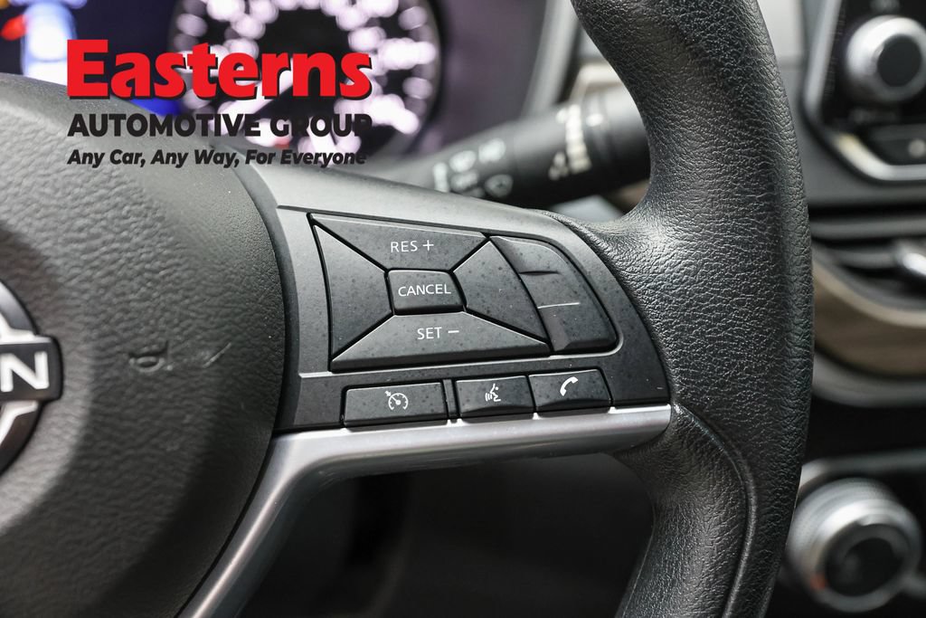 Used 2025 Nissan Altima 2.5 SV FWD image 15