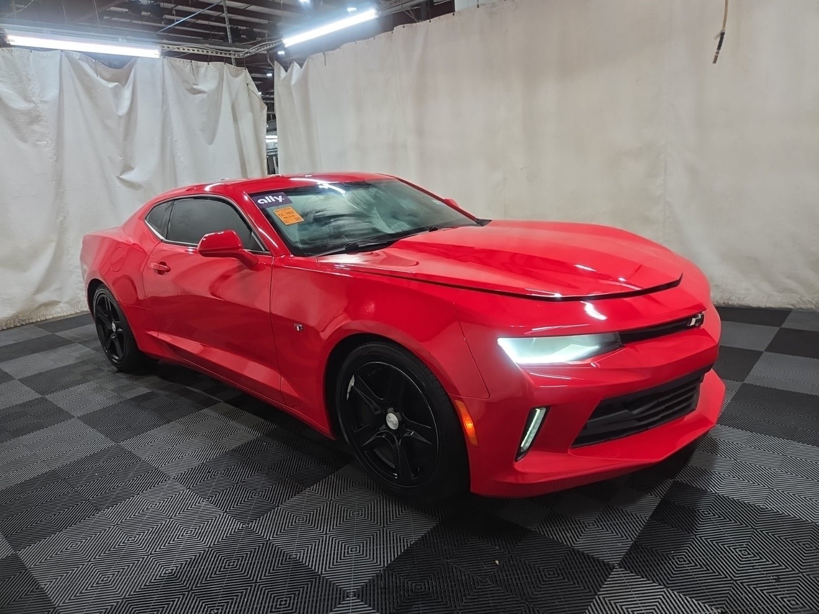 Used 2018 Chevrolet Camaro LT w/ Technology Package RWD image 2