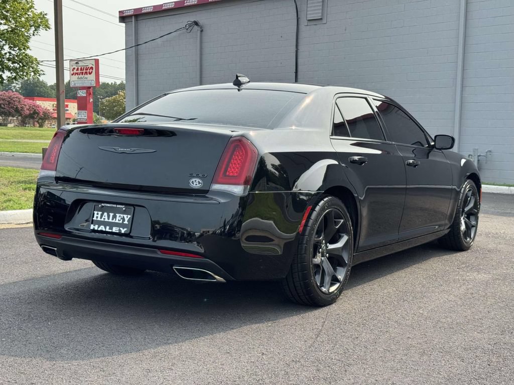 Used 2021 Chrysler 300 Touring w/ Sport Appearance Package RWD image 21