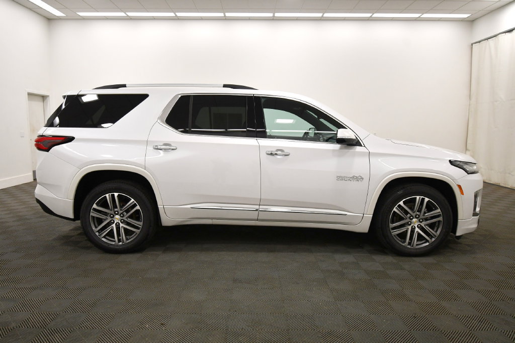 Used 2023 Chevrolet Traverse High Country AWD/4WD image 9