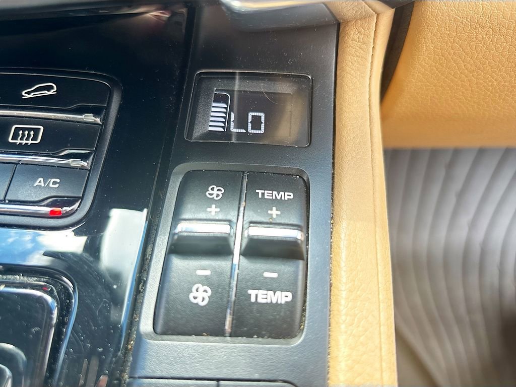 Used 2016 Porsche Cayenne AWD/4WD image 27