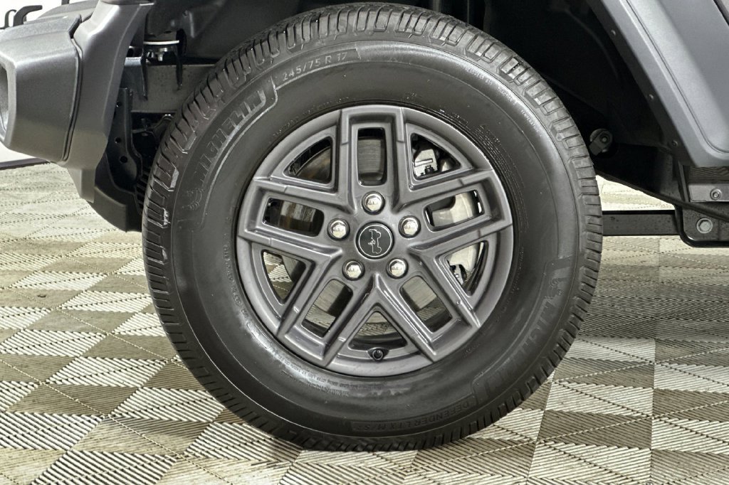 Used 2026 Jeep Wrangler Sport AWD/4WD image 32
