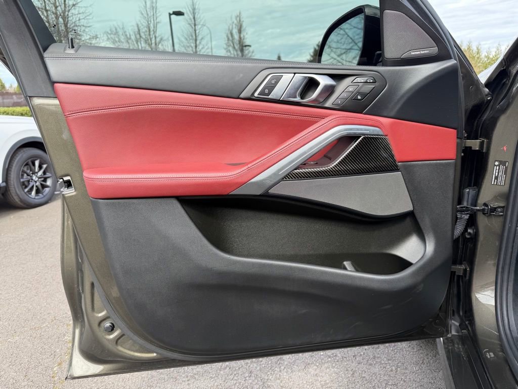Used 2022 BMW X6 M50i w/ Executive Package image 12