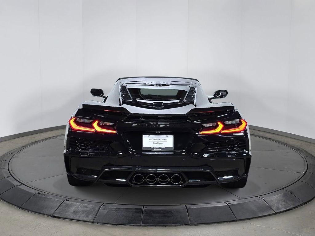 Used 2025 Chevrolet Corvette Z06 w/ Stealth Interior Trim Package RWD image 6