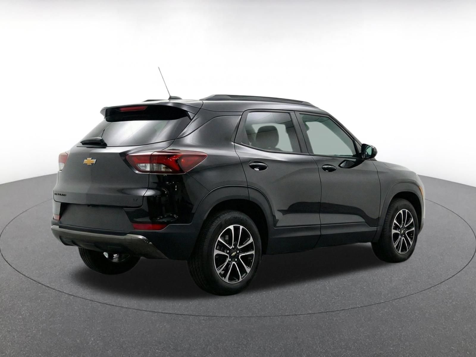 Used 2025 Chevrolet TrailBlazer LT FWD image 9