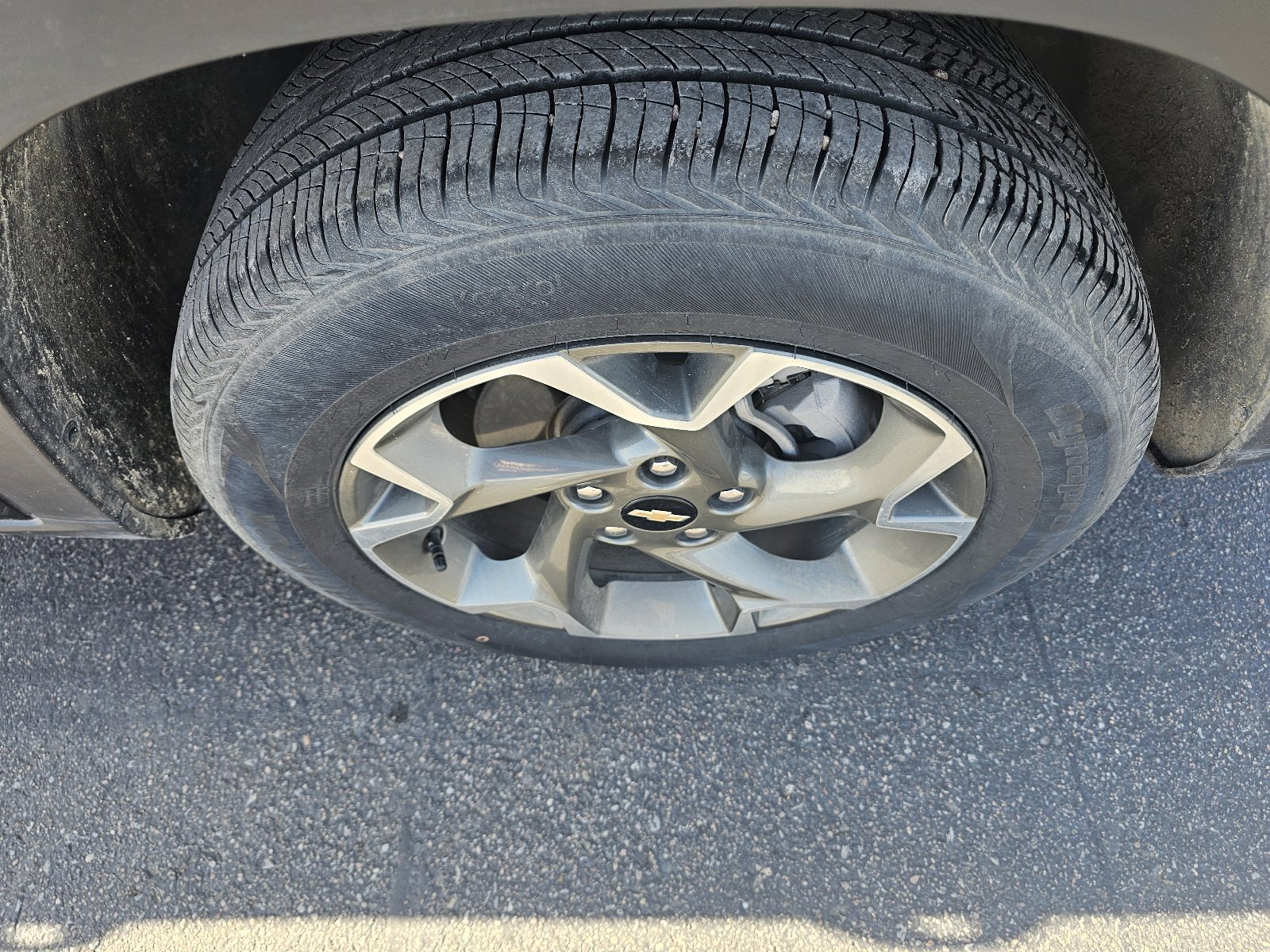Used 2025 Chevrolet Trax LT w/ LT Convenience Package FWD image 9
