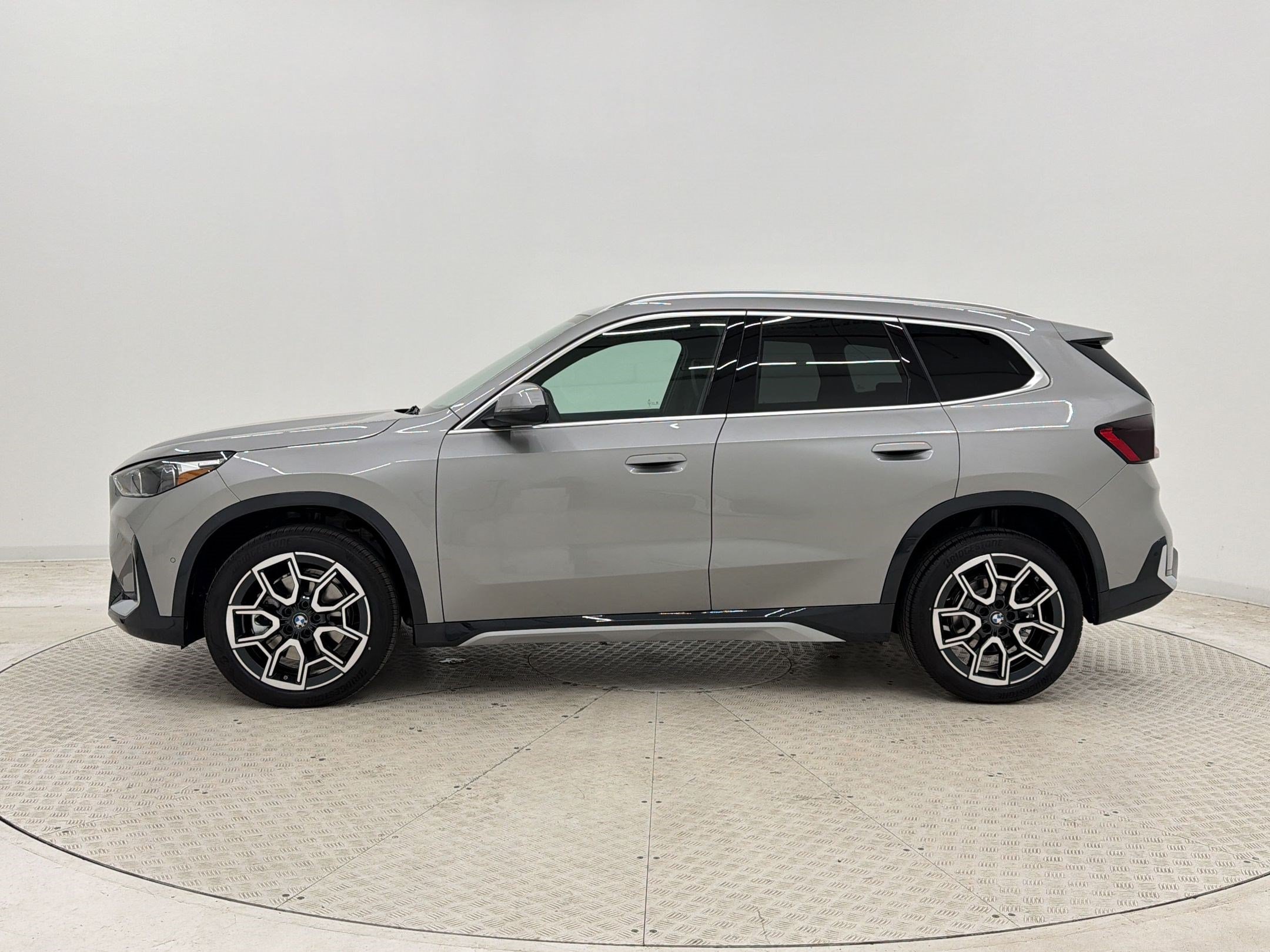 New 2026 BMW X1 xDrive28i w/ Convenience Package AWD/4WD image 2