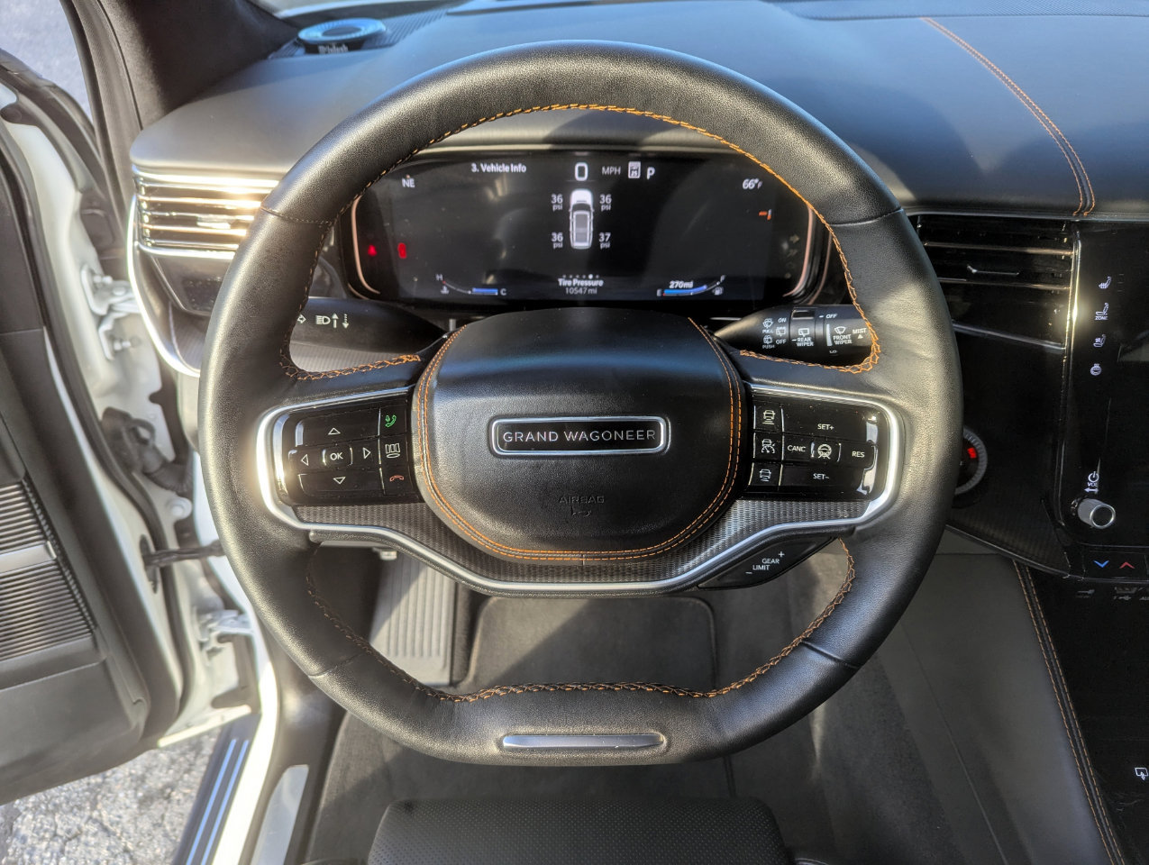 Used 2024 Jeep Grand Wagoneer Series III w/ Rear Seat Video Group 1 image 15