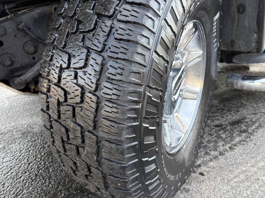 Used 2005 HUMMER H2 SUT w/ Preferred Equipment Group AWD/4WD image 12