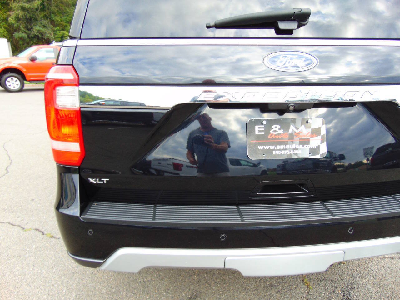 Used 2019 Ford Expedition Max XLT w/ Equipment Group 202A AWD/4WD image 39